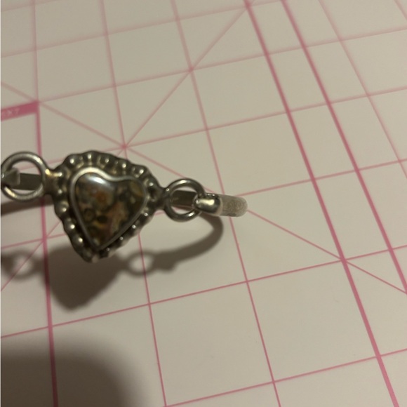 Elegant Silver Heart Bracelet - Picture 4 of 7